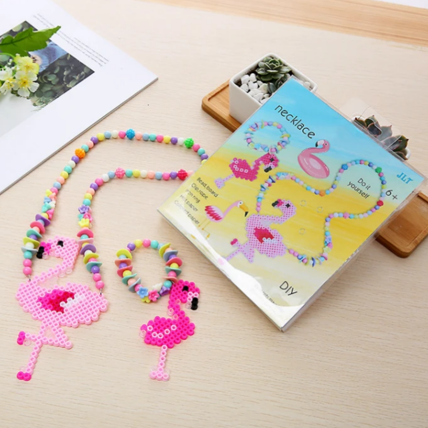 Fuse Beads- Kit para pulseras y collares - flamingos